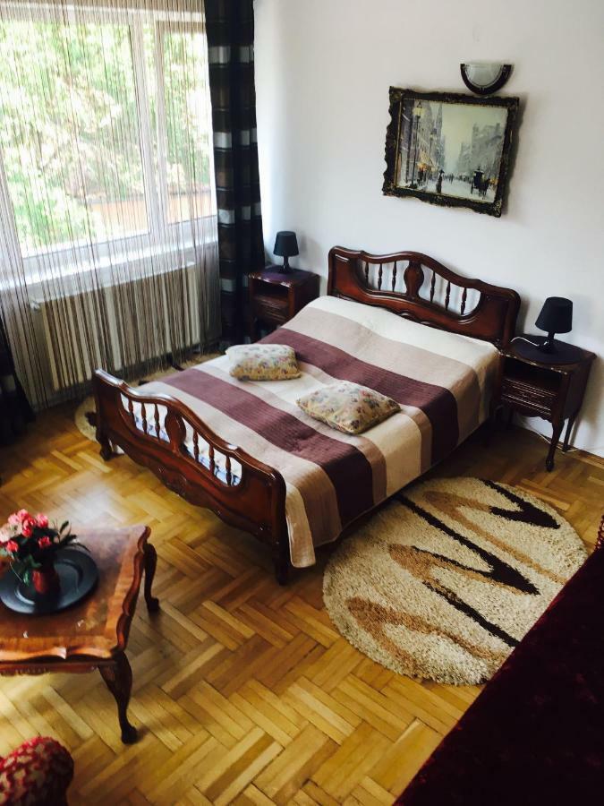 Rolling Stone Hostel 브라쇼브 외부 사진